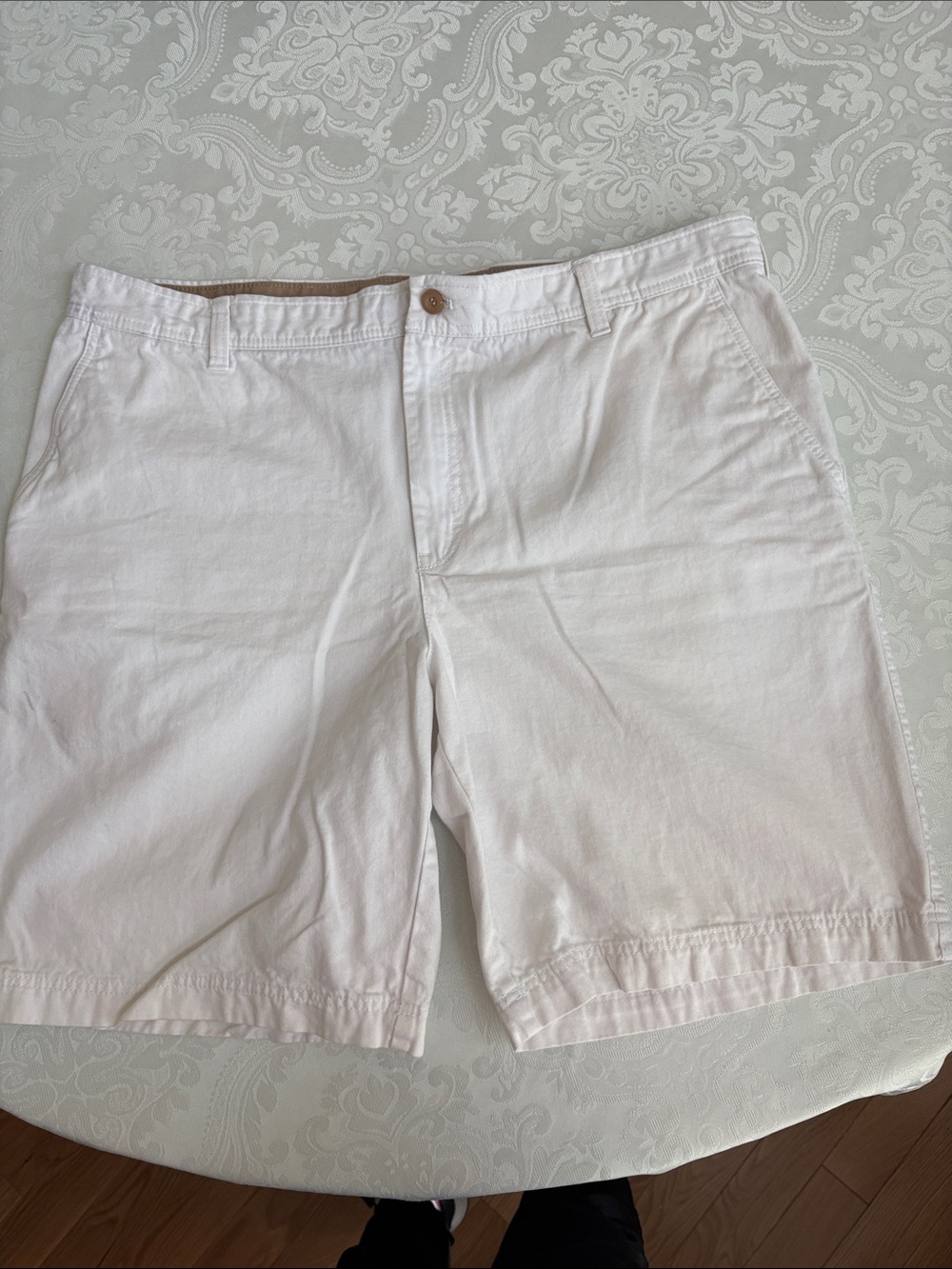 Izod White Flat Front Cotton Chino Shorts